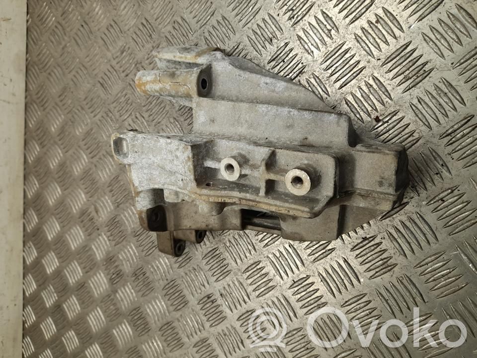 Engine mounting bracket   2N0407104C,VD41325
