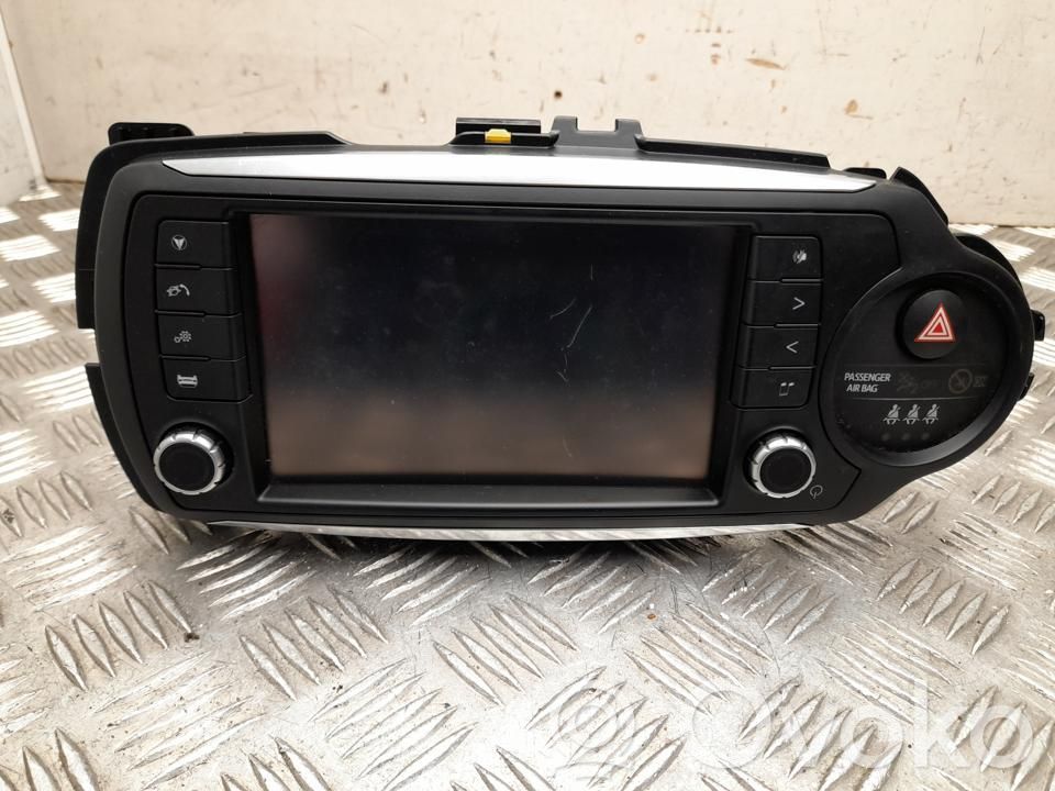 Toyota Yaris Panel / Radioodtwarzacz CD/DVD/GPS 