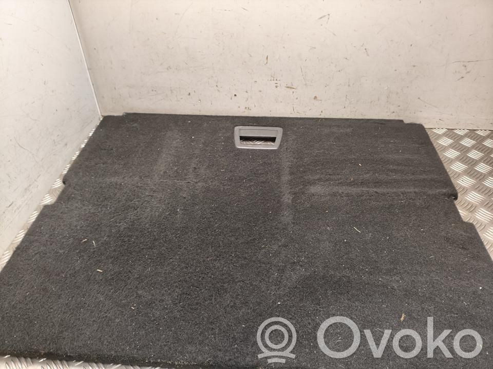 Opel Astra L Mochetă portbagaj