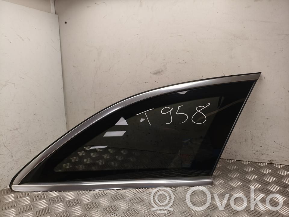 Takasivuikkuna/-lasi   D056