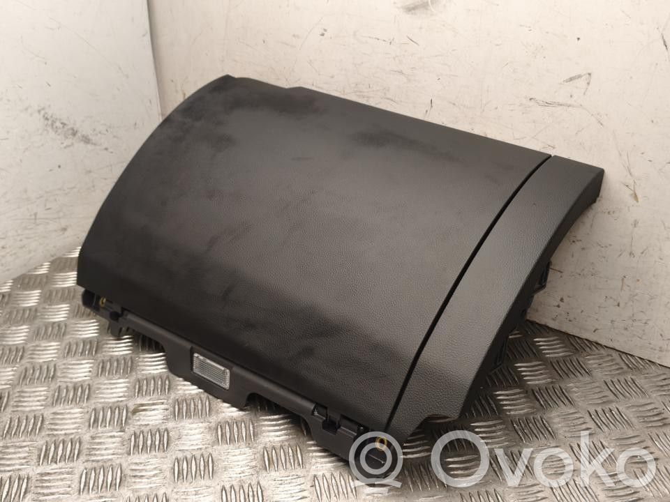 Skoda Superb B8 (3V) Kit de boîte à gants