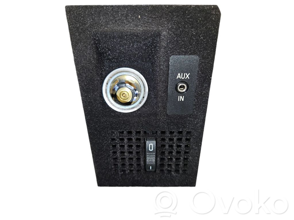 AUX in-socket connector