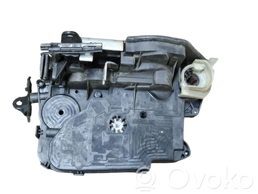 BMW 3 E90 E91 Priekšpusē slēdzene 