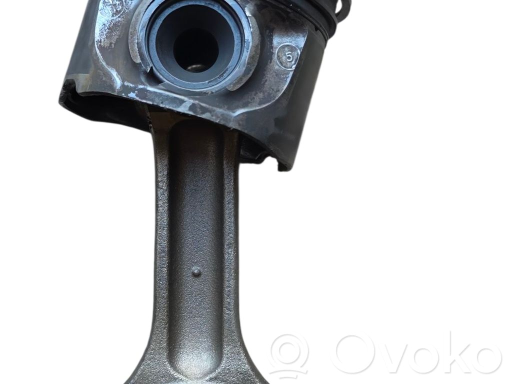 Tłok   M57D30TU