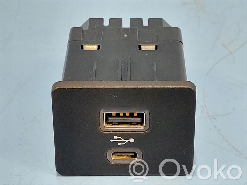 Ford Explorer USB socket connector 