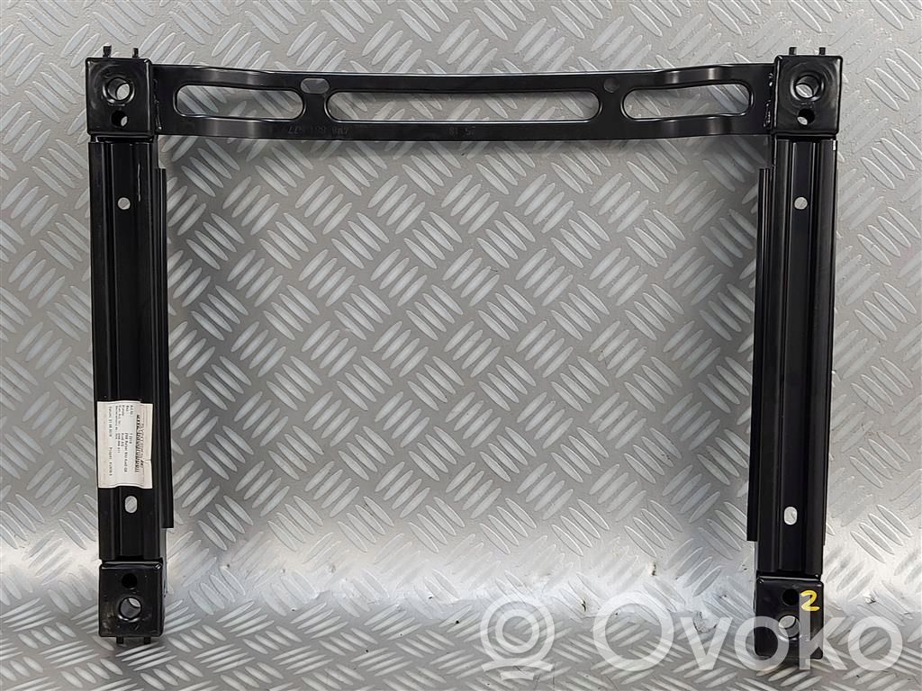 Base (soporte)   4M8885677