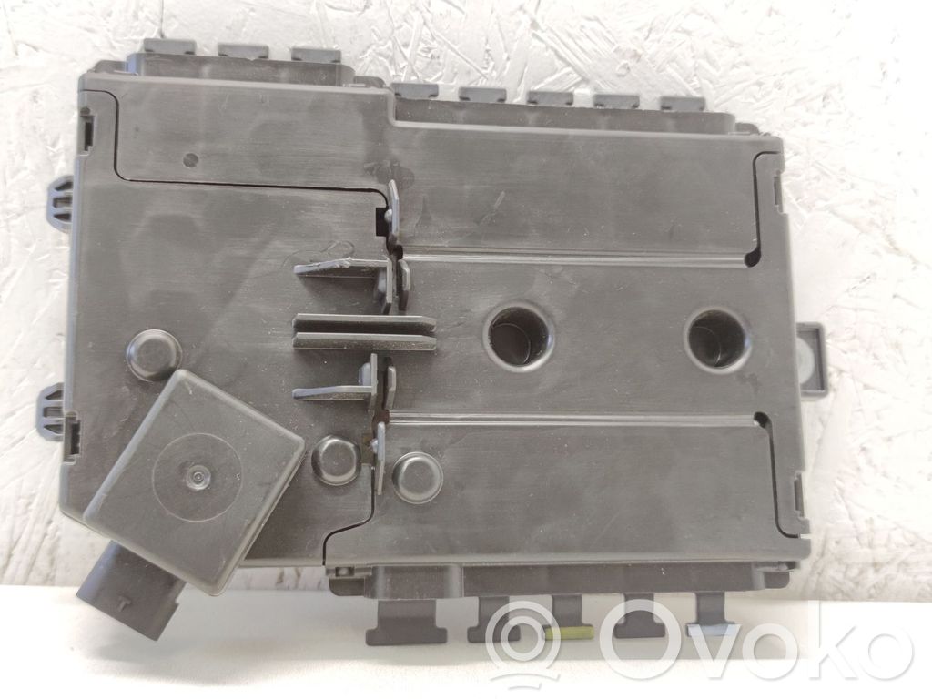 Mercedes-Benz C W205 Fuse module 