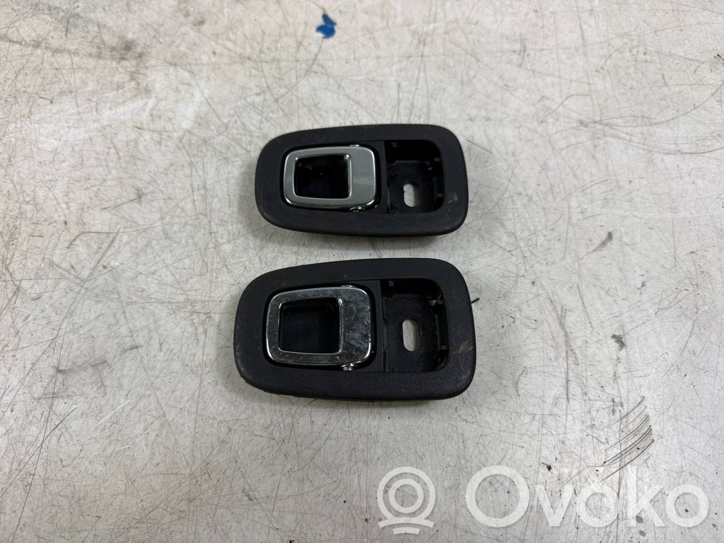 Citroen DS5 Tie down hook / loop 