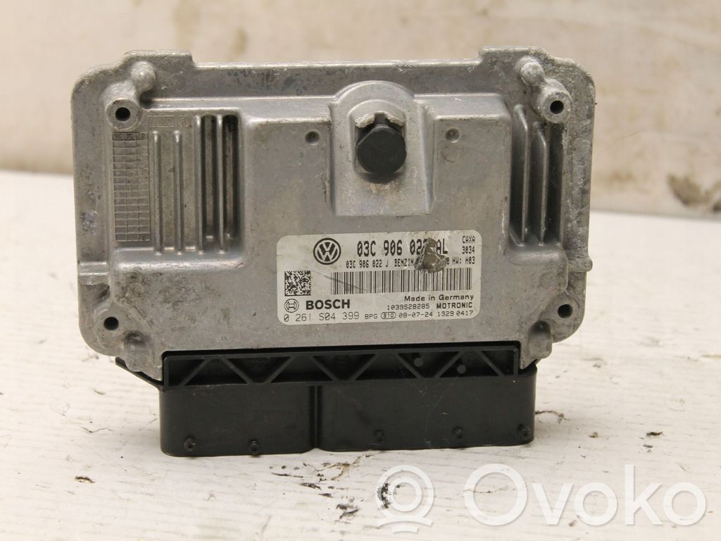 Volkswagen Golf V Engine control unit/module 