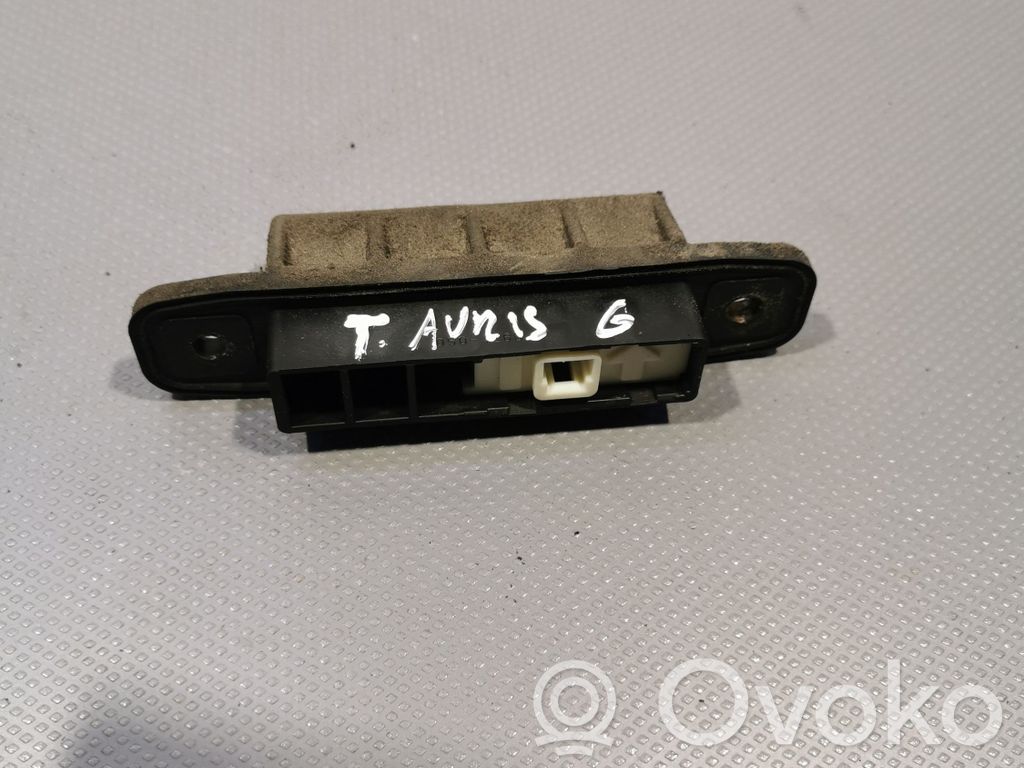 Tailgate opening switch