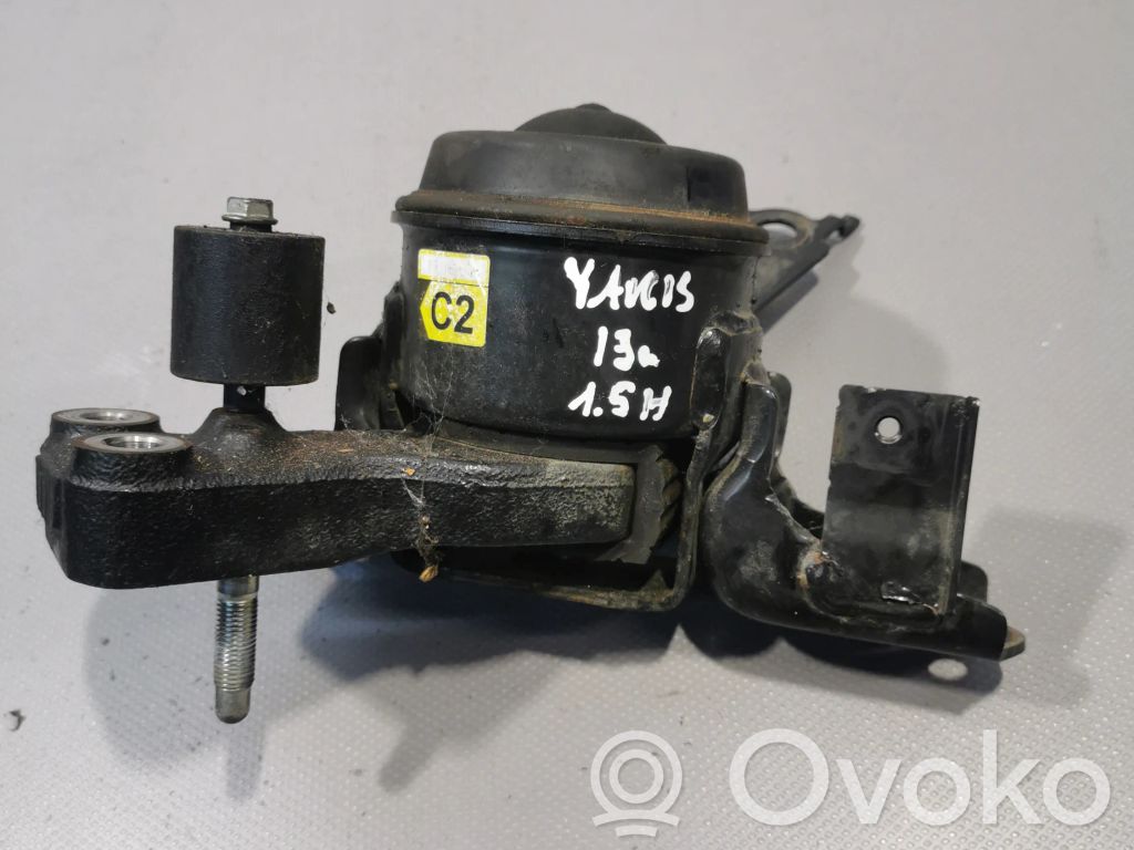 Engine mount bracket