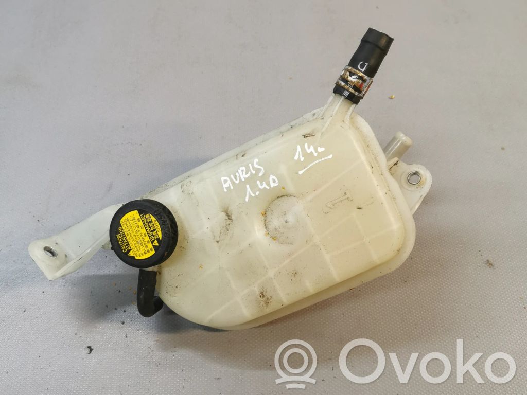 Toyota Auris E180 Aušinimo skysčio išsiplėtimo bakelis 