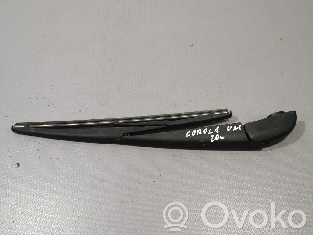 Rear wiper blade