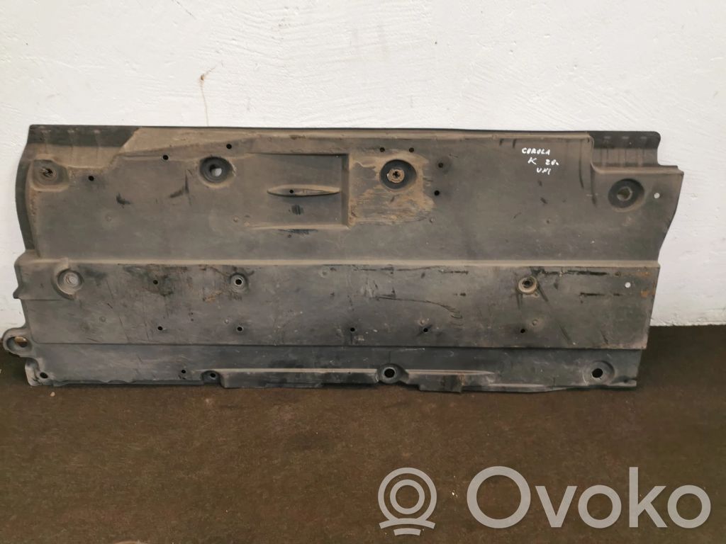 Toyota Corolla E210 E21 Osłona środkowa podwozia 