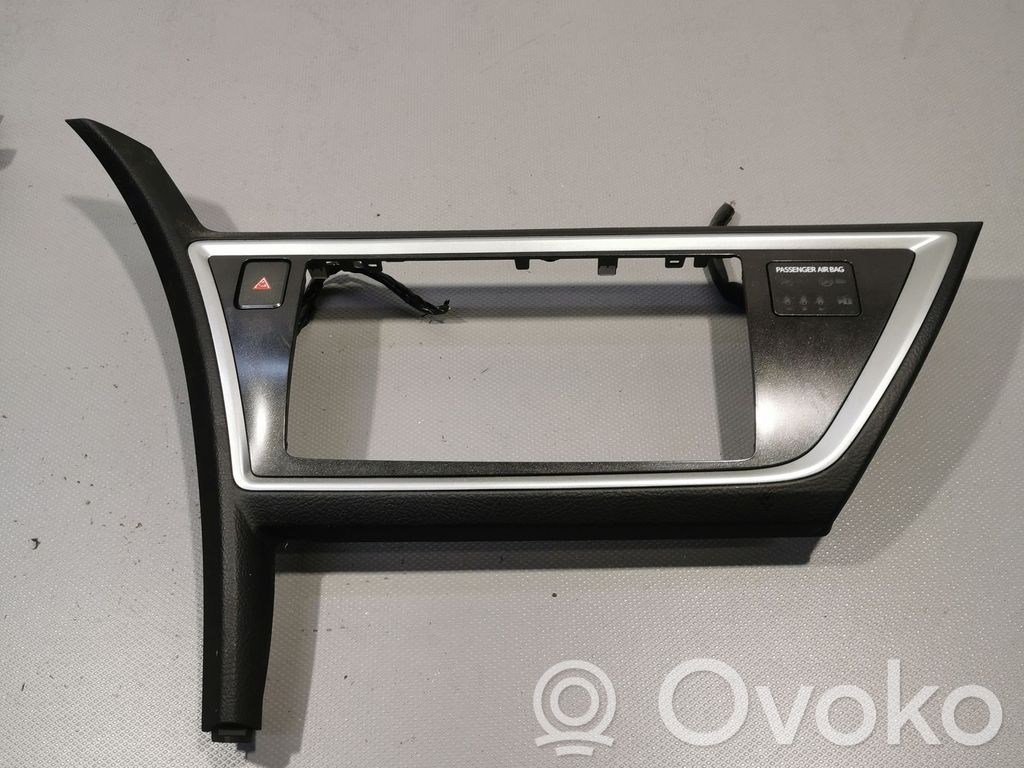 Toyota Auris E180 Panel trim 
