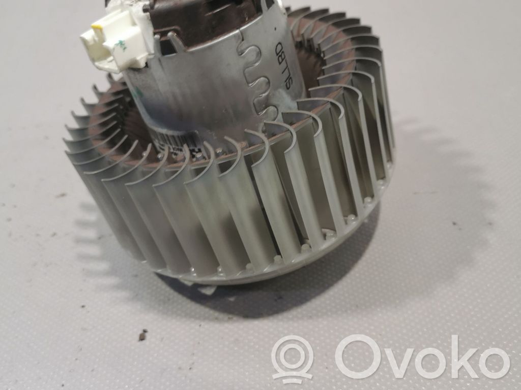 Mazā radiatora ventilators