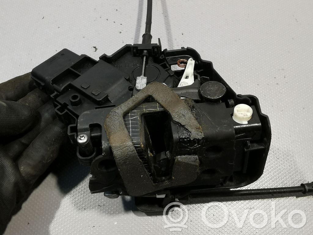 Ford S-MAX Aizmugurē slēdzene 