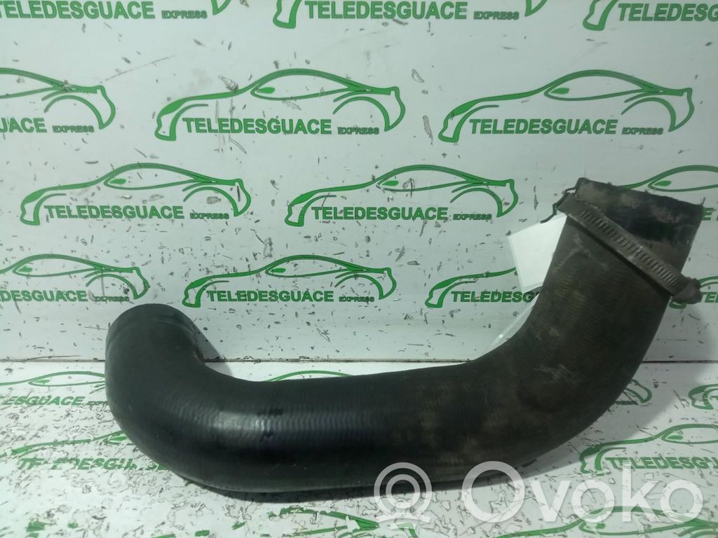 Oil fill pipe