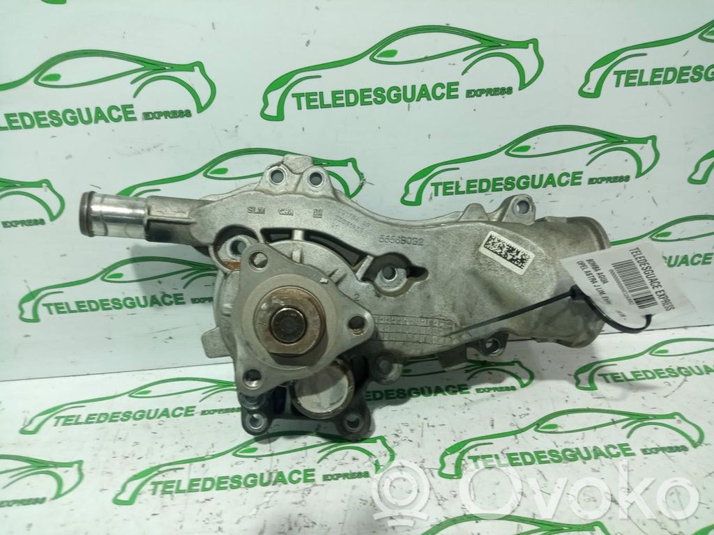 Opel Astra J Water pump 