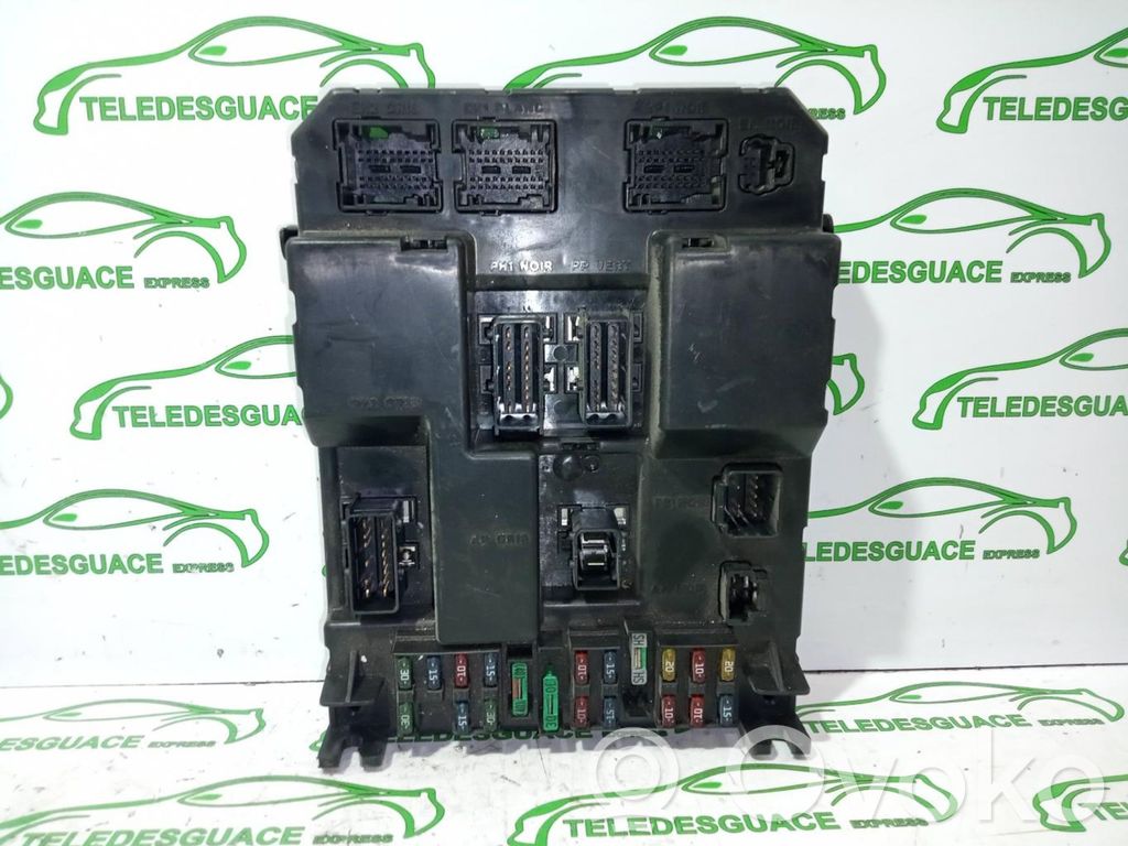 Peugeot 307 Fuse module 