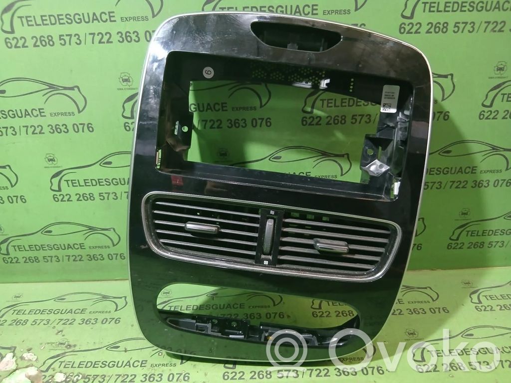 Renault Clio III Centrinės oro grotelės 