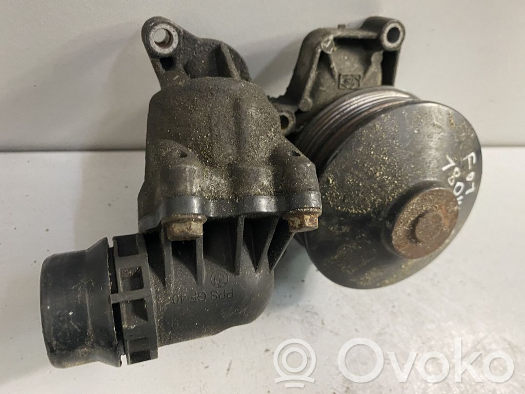 BMW 7 F01 F02 F03 F04 Vandens pompa 