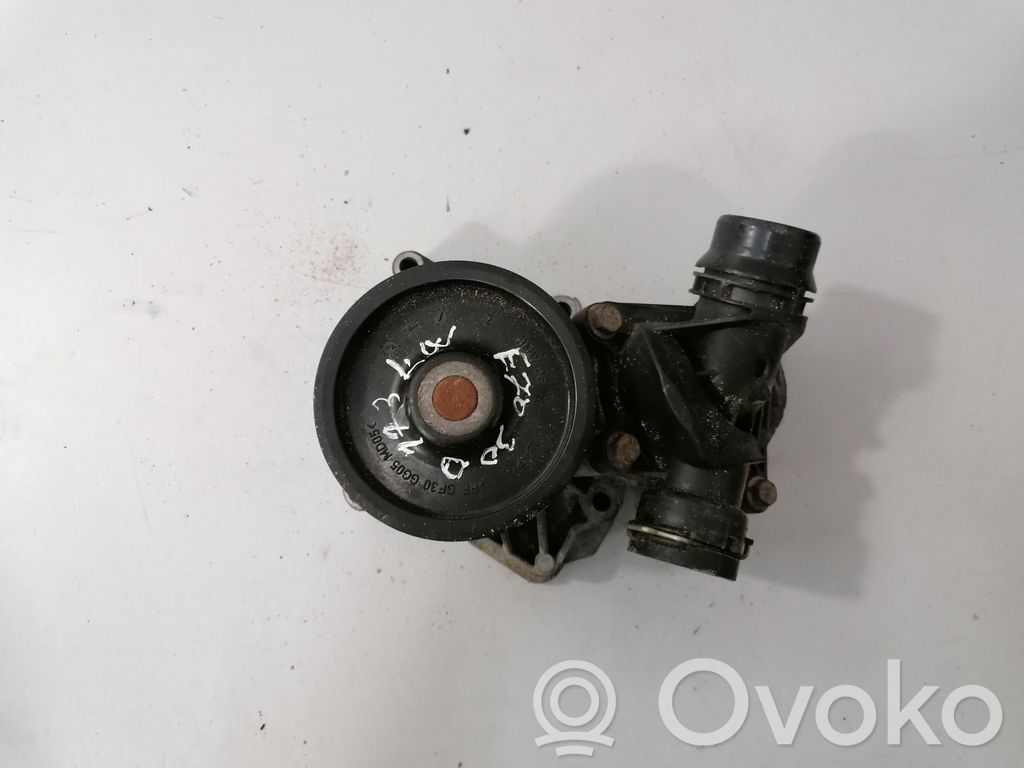 BMW X5 E70 Vandens pompa 