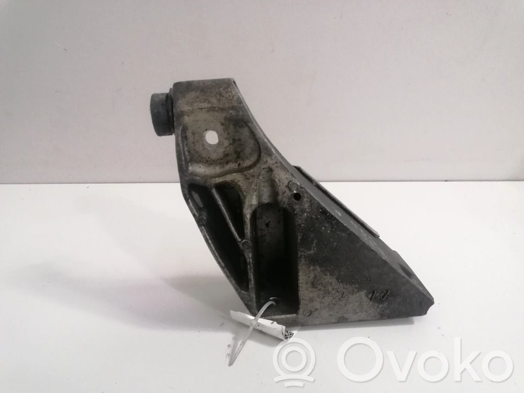 BMW X5 E70 Engine mounting bracket 