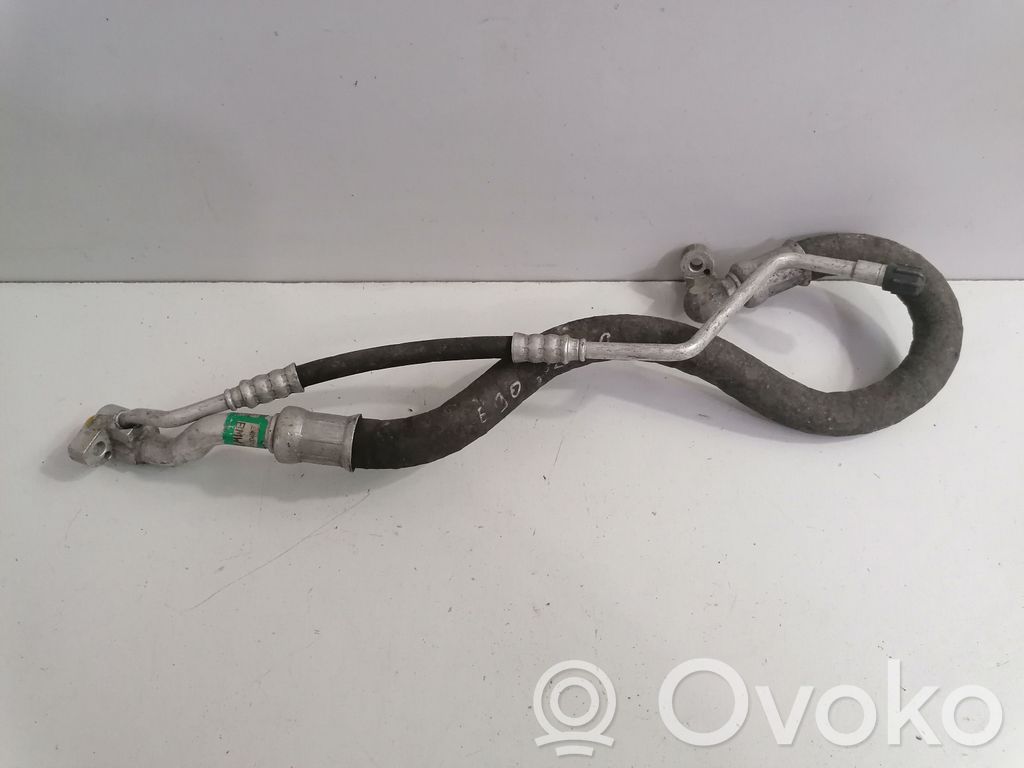 BMW 3 E92 E93 Ilmastointilaitteen putki (A/C) 