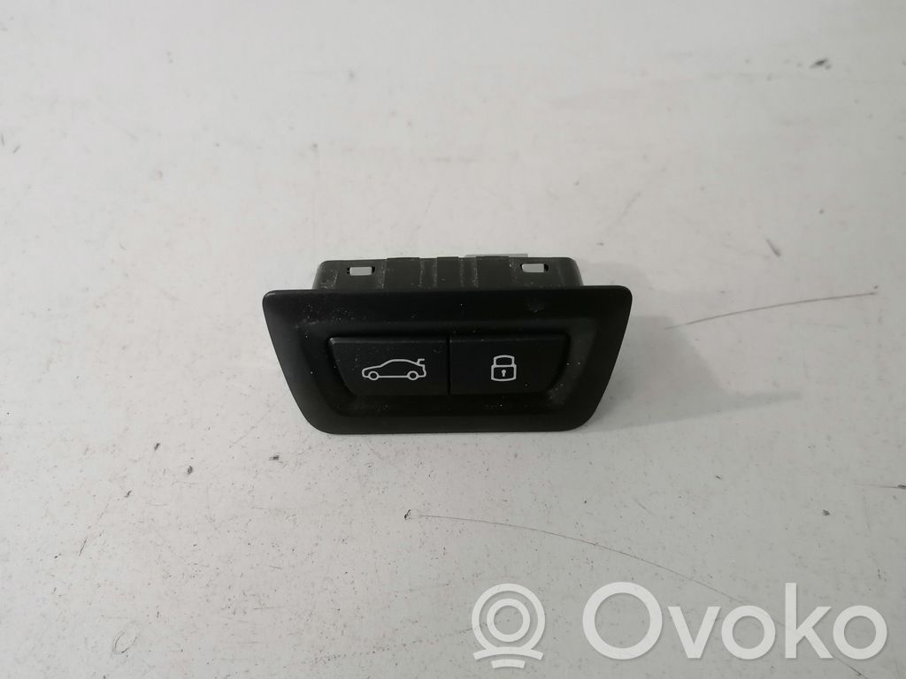 BMW X1 U11 Tailgate/boot open switch button 
