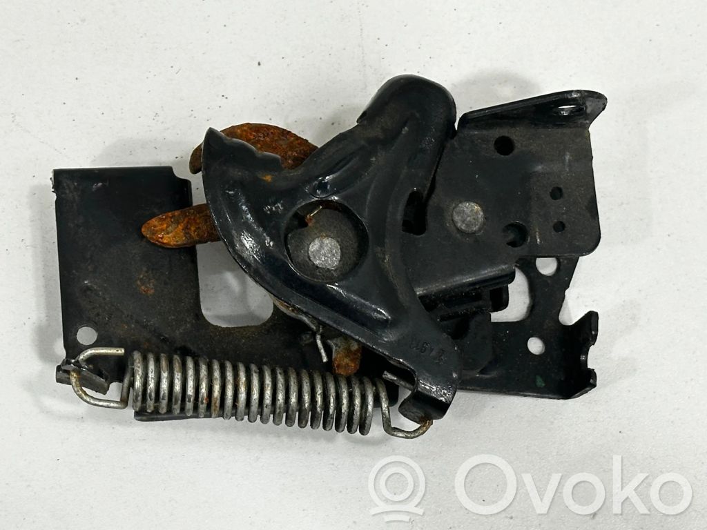 BMW 3 F30 F35 F31 Замок капота двигателя 