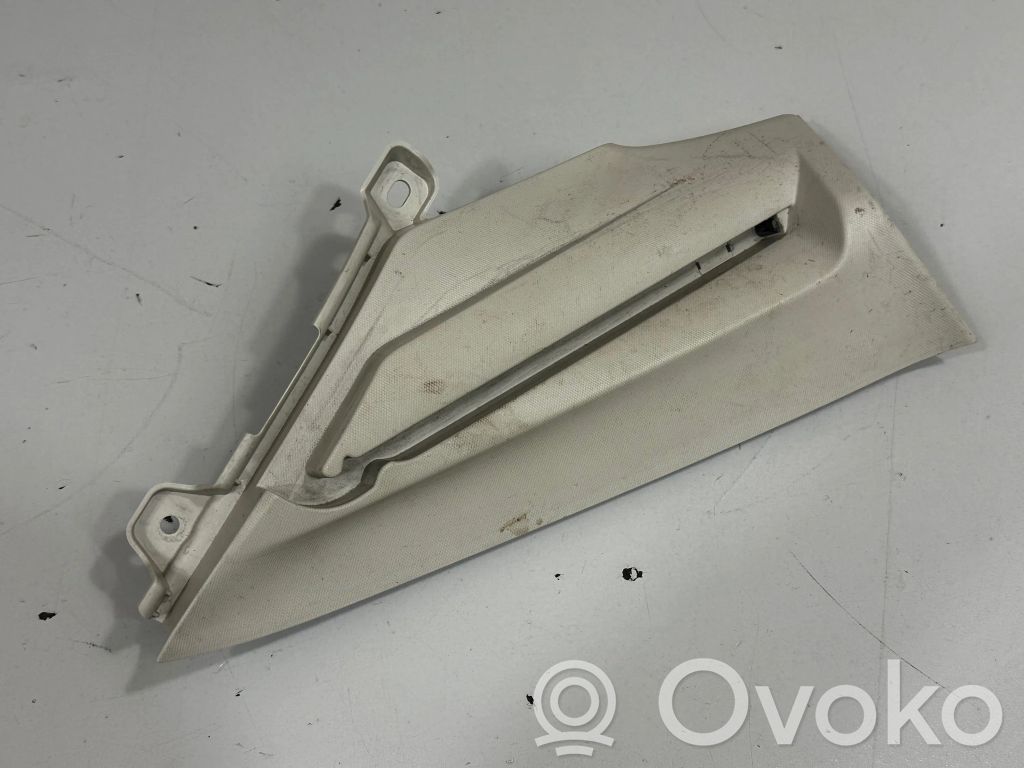 Osłona środkowa słupka / C   7449980,6997480