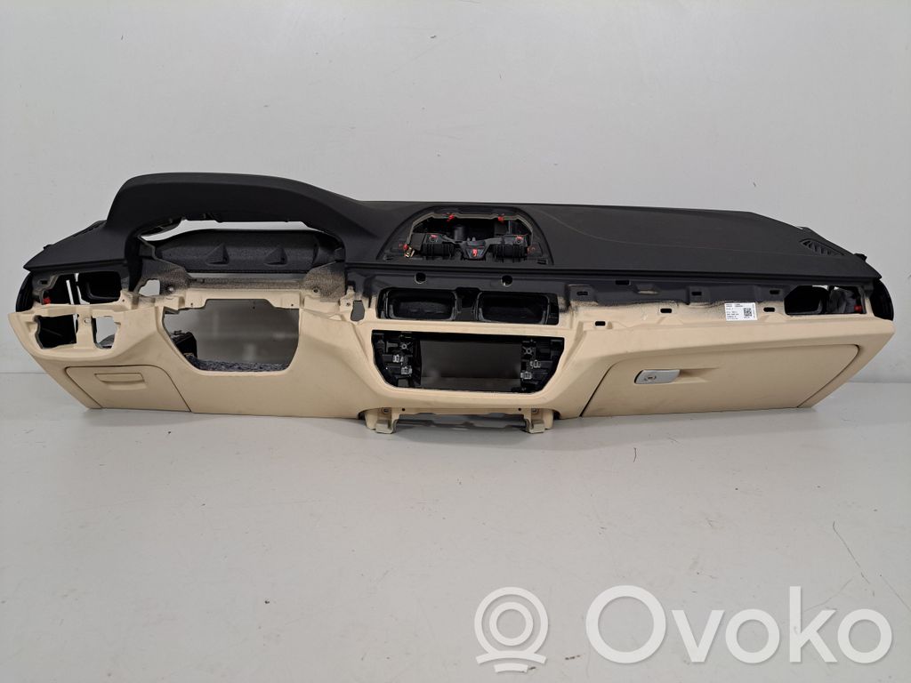 BMW 5 G30 G31 G38 Deska rozdzielcza 