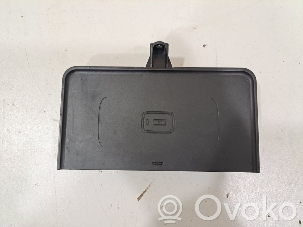 BMW 5 G30 G31 G38 Moduł ładowania bezprzewodowego 