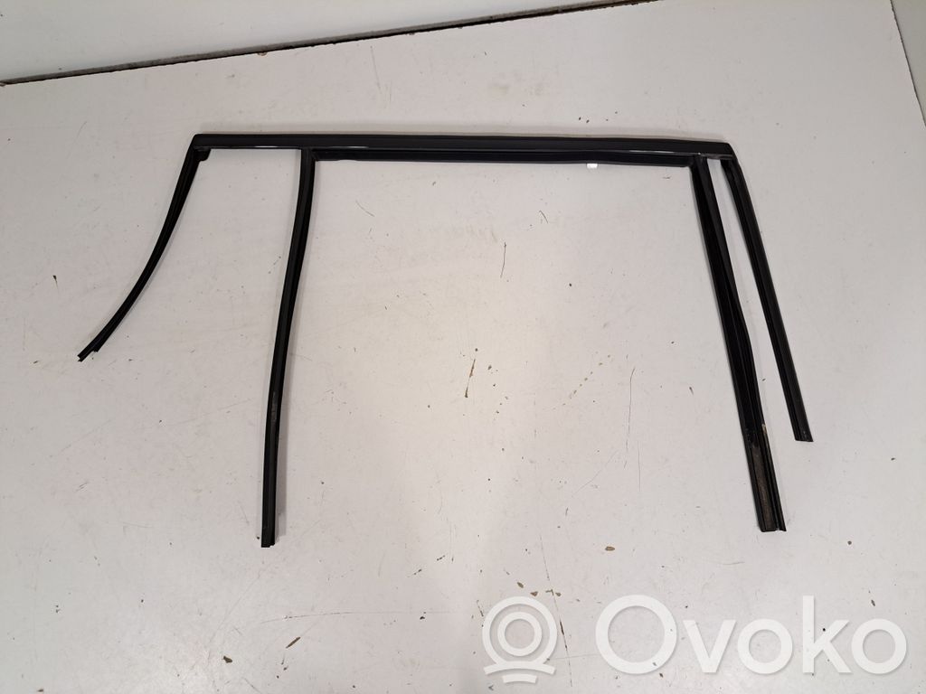 BMW X7 G07 Gumowa uszczelka drzwi tylnych 