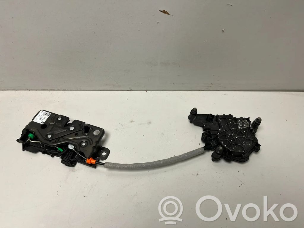 BMW X5 G05 Aizmugurējā pārsega pievilcējs 