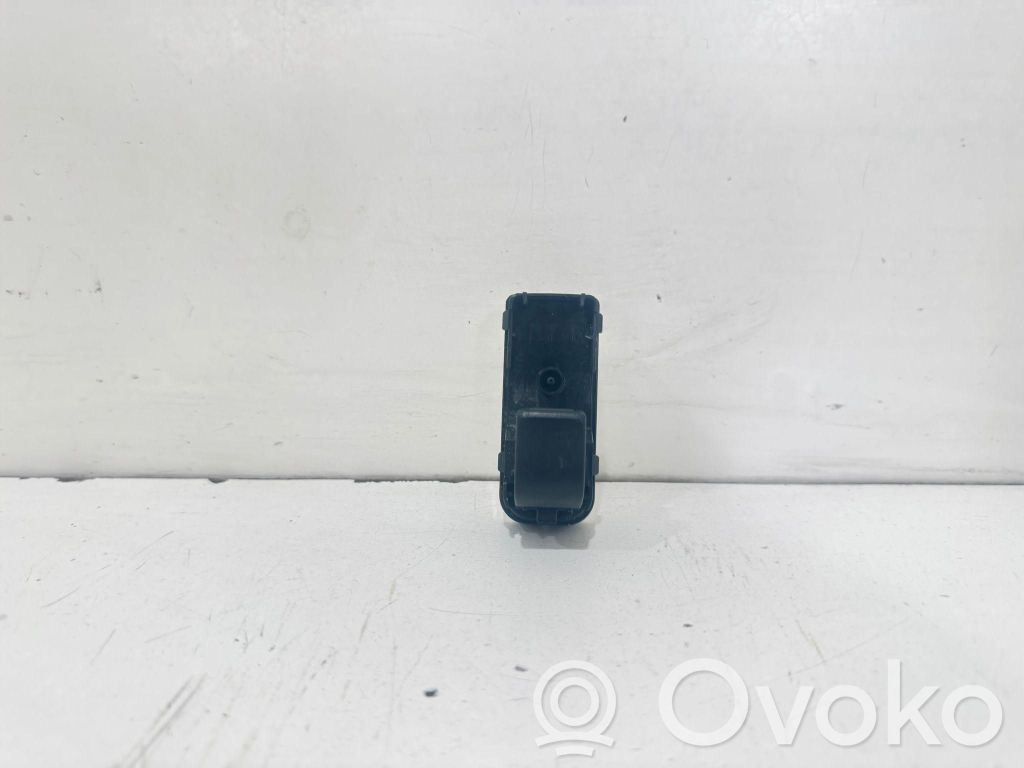 Electric window control switch   D09H663770,DB2P684LYE02,D09H663770,DB2P684LYE02