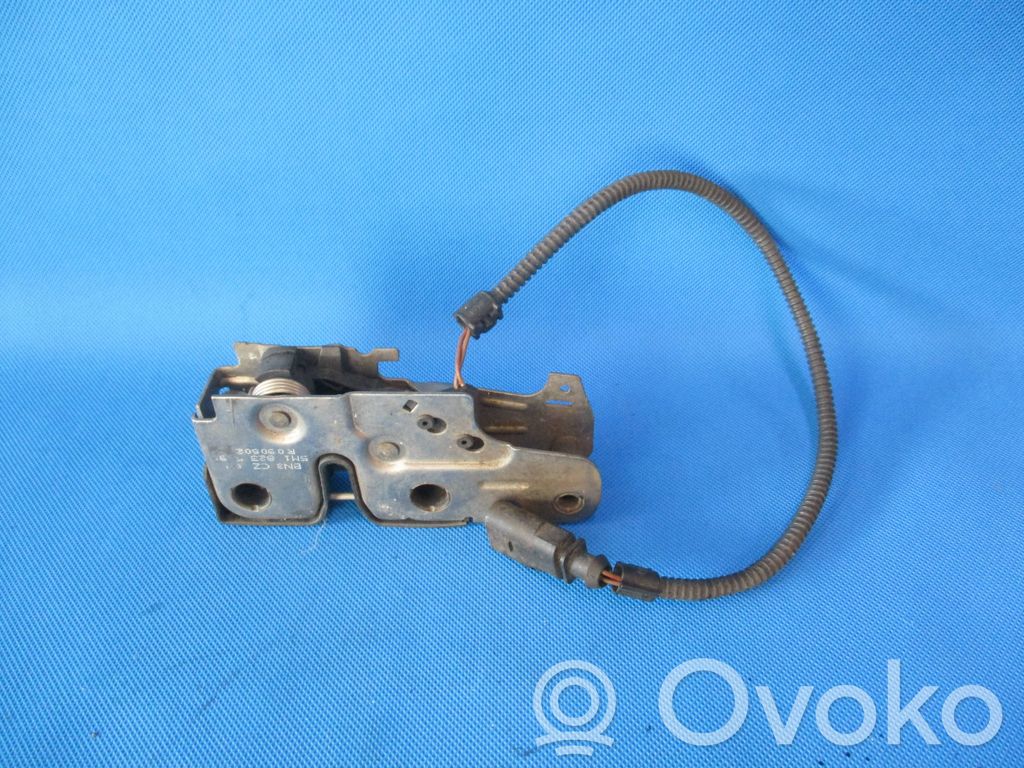 Volkswagen Golf VI Engine bonnet/hood lock/catch 