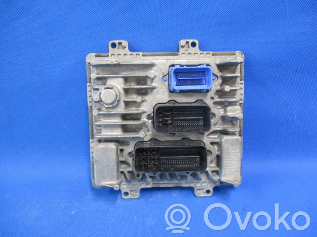 Opel Corsa E Dzinēja vadības bloks 