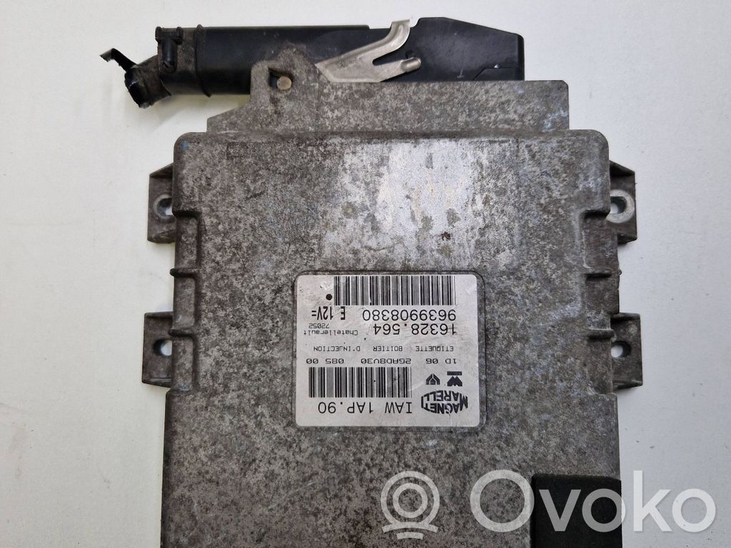 Peugeot 206 Engine control unit/module 