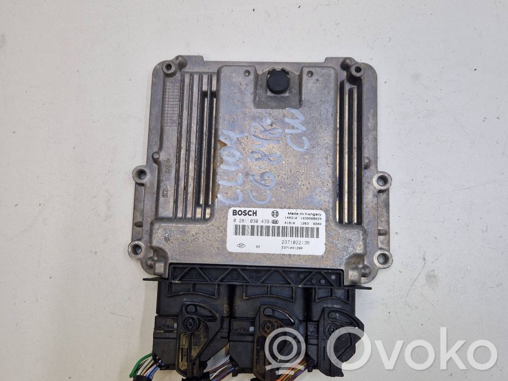 Dacia Sandero Engine control unit/module 