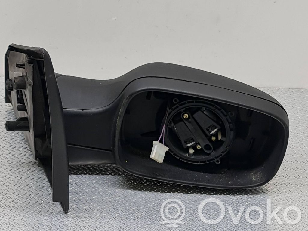 Renault Clio III Front door electric wing mirror 