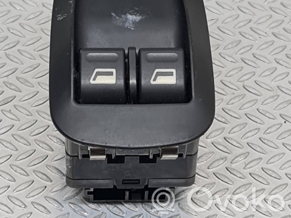 Peugeot 206 Electric window control switch 