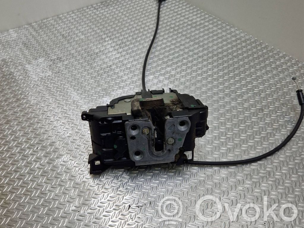 Renault Clio III Priekinė durų spyna 