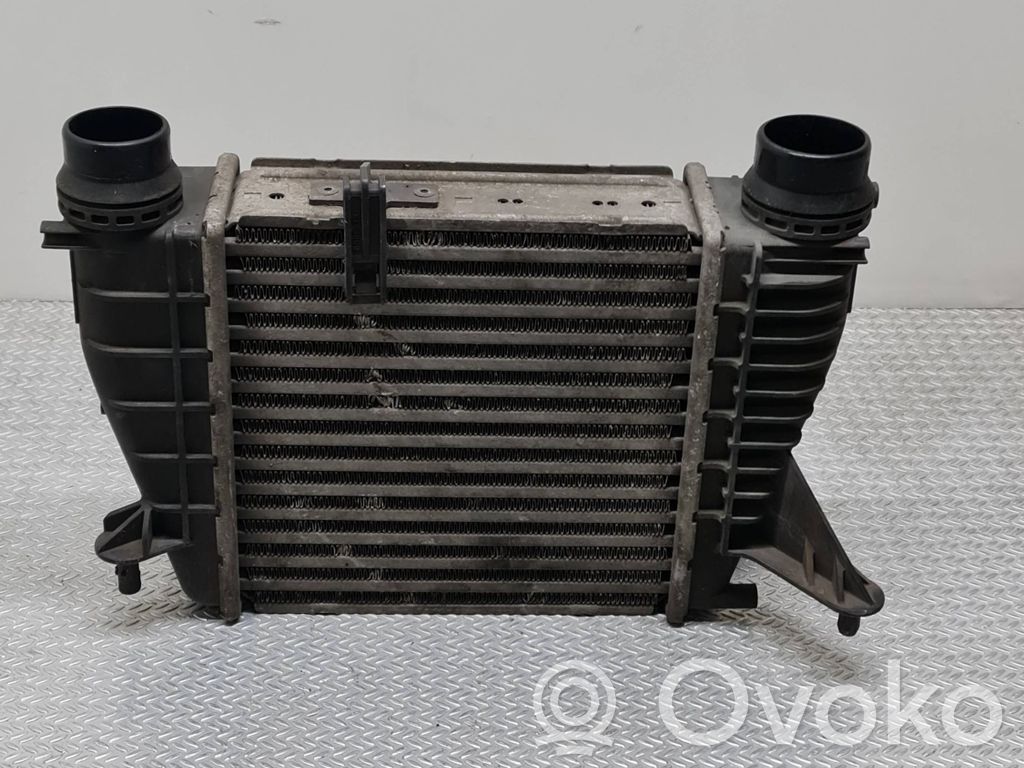 Renault Clio III Interkūlerio radiatorius 