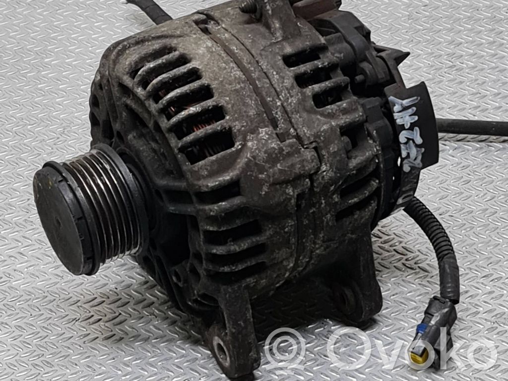 Renault Clio III Generator/alternator 