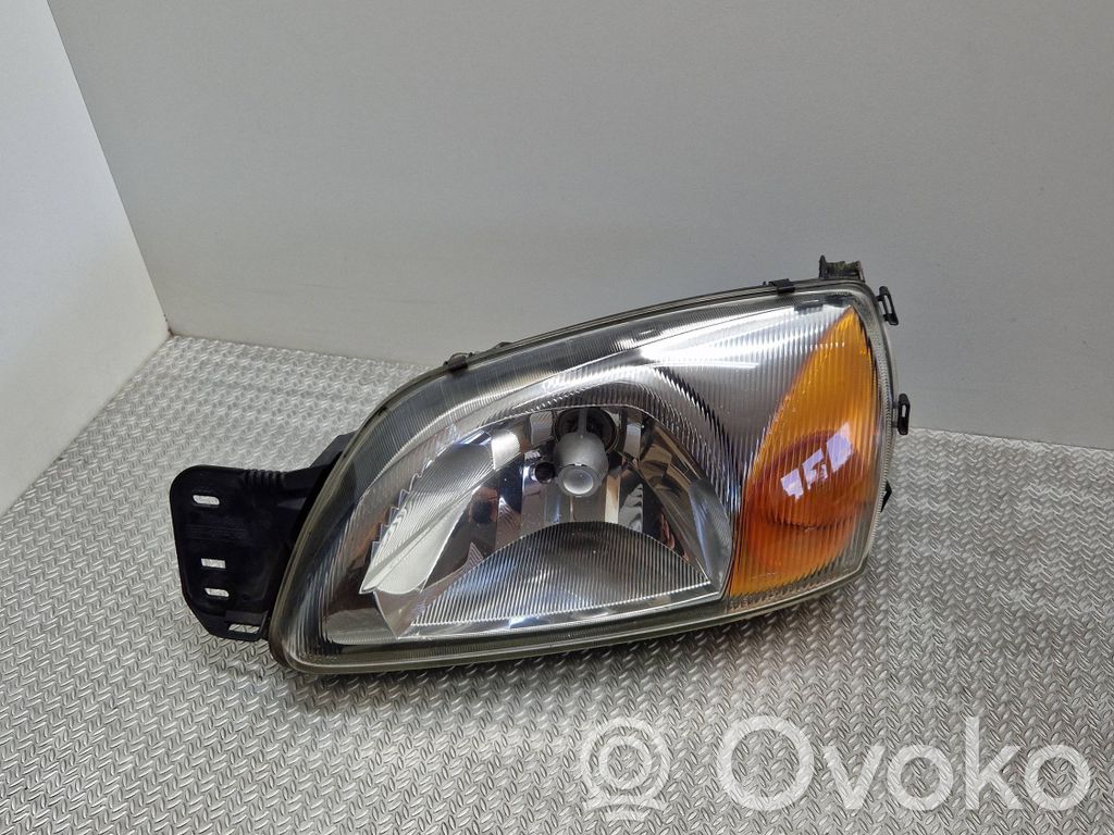 Ford Fiesta Scheinwerfer 