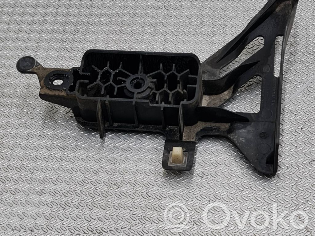 Porsche Cayenne (92A) Jacking socket point 