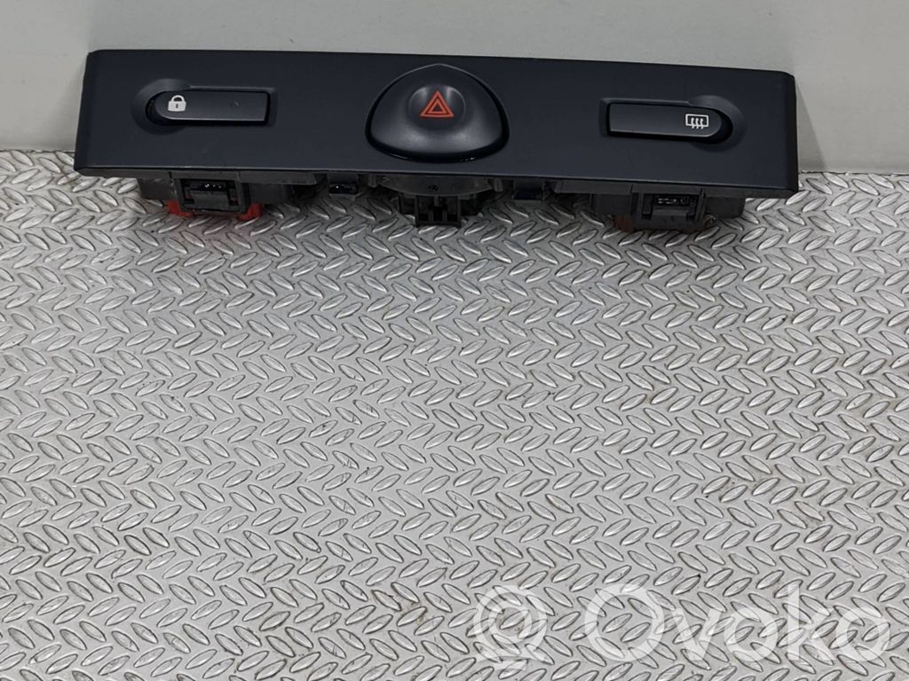 Renault Clio II Hazard light switch 
