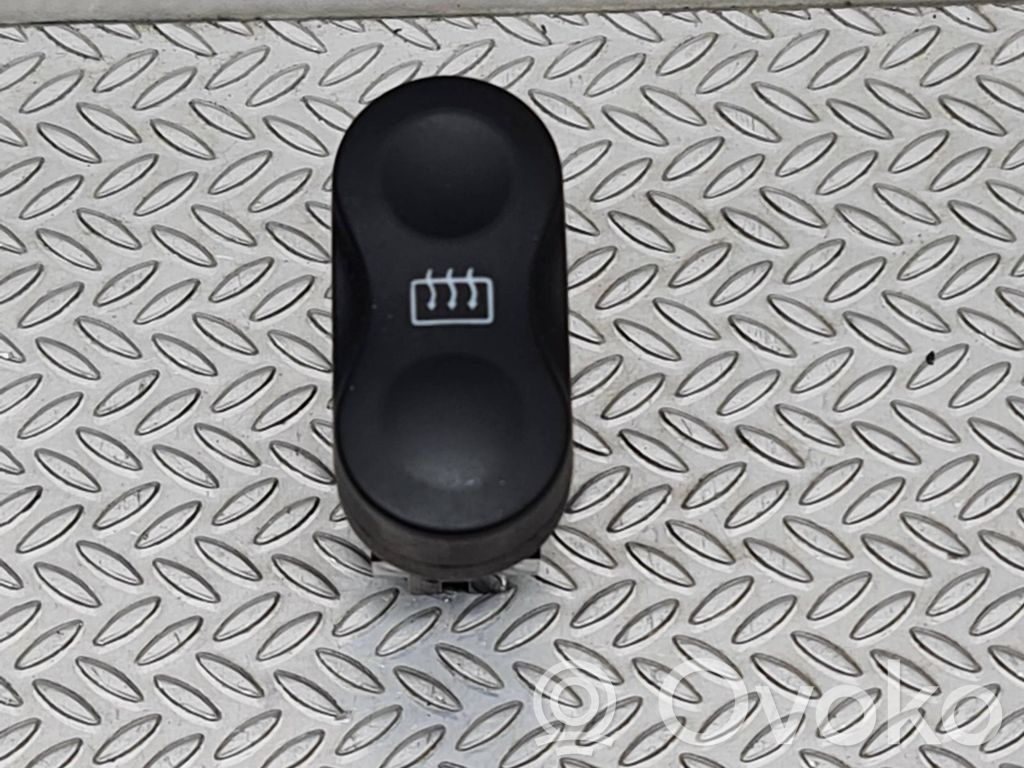 Dacia Sandero Windscreen/window heater switch 